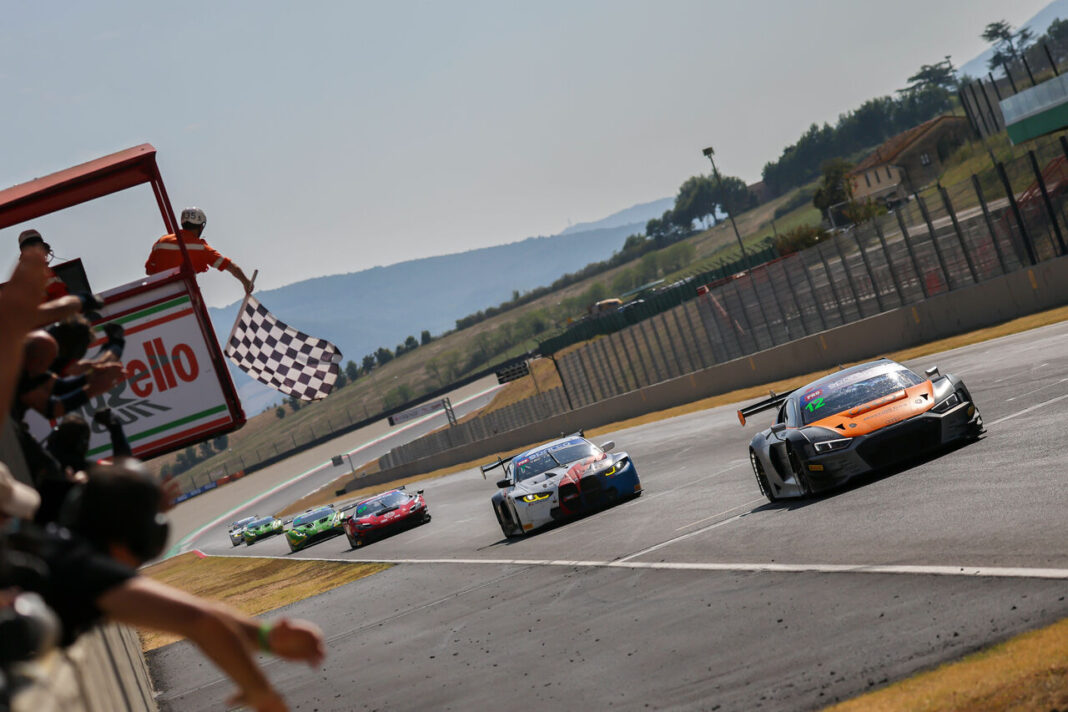 Audi customer teams in Italy and Japan first class