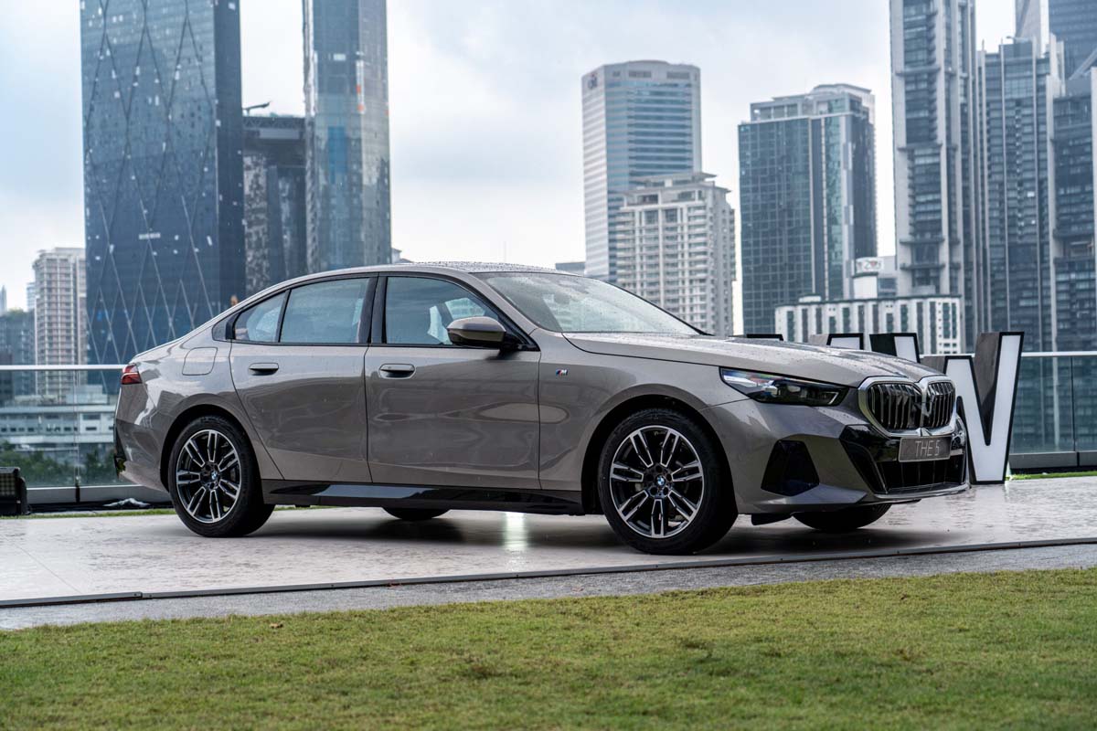 BMW G60 520i ：用 330i 的价格买到5 Series 是不是很划算？