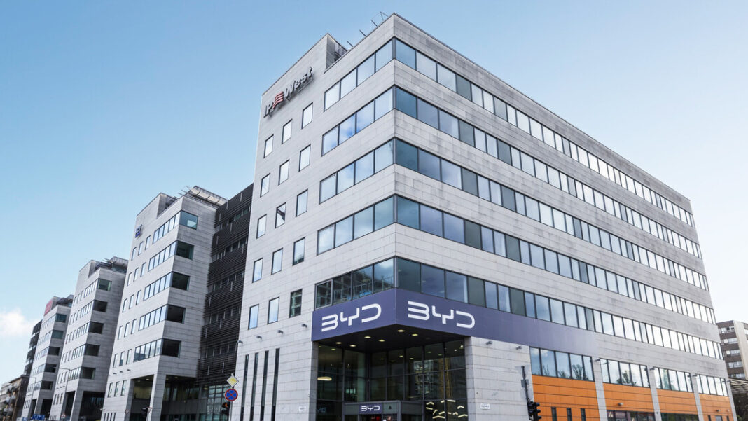 BYD rafforza la presenza in Europa con una sede a Budapest