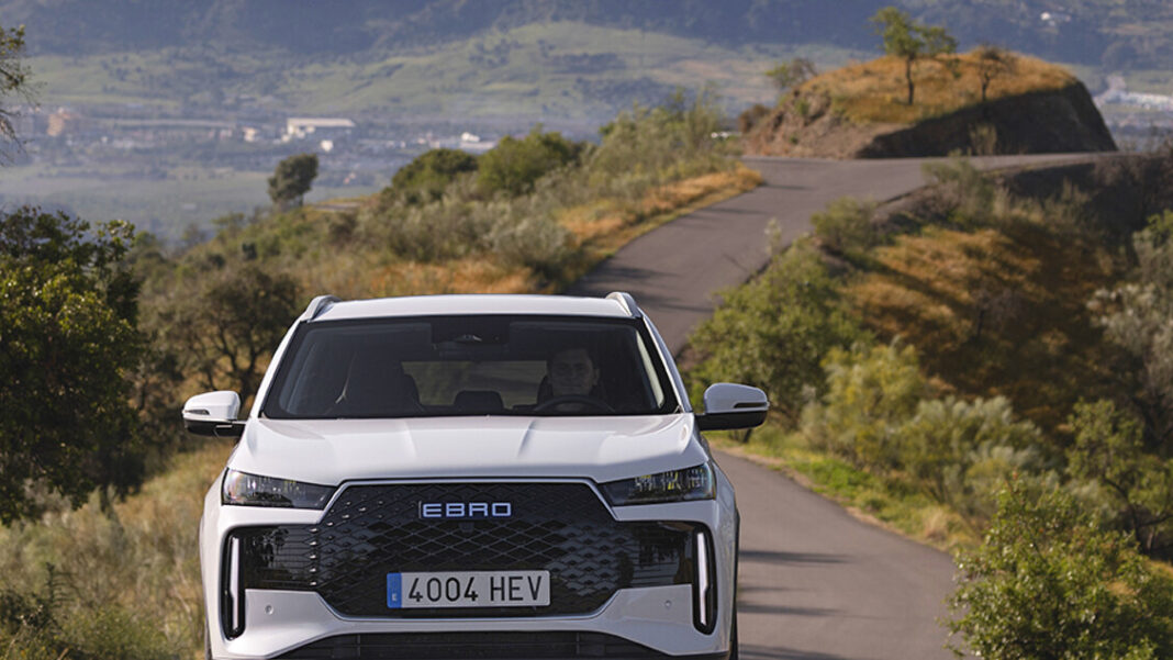 Ebro rafforza la squadra dei suv con il nuovo ibrido s400