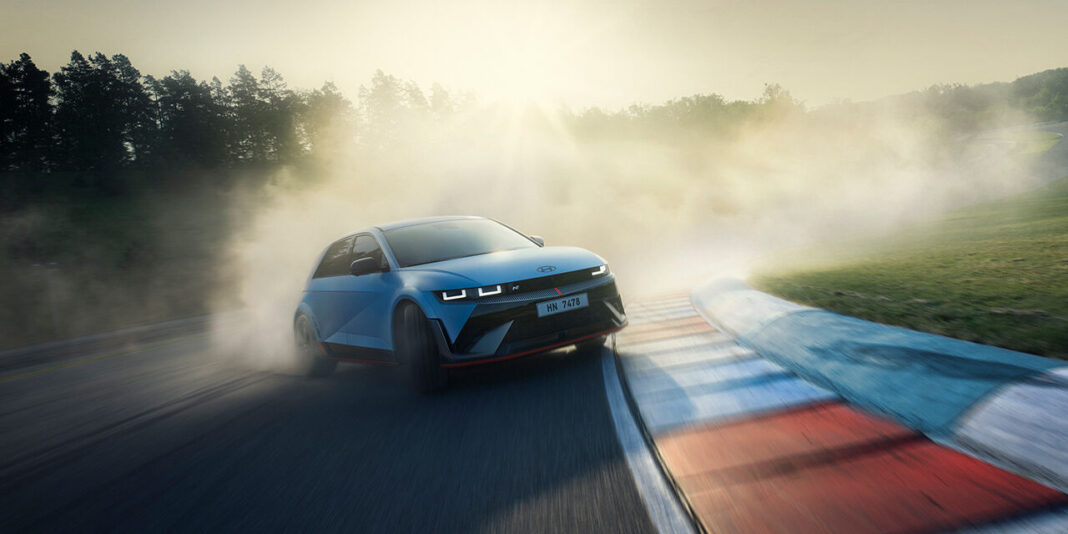 Hyundai Ioniq 5 N 2024 Topgear.com Elektrik Ödülleri'nde En İyi Ev Hot Hatch oy verdi
