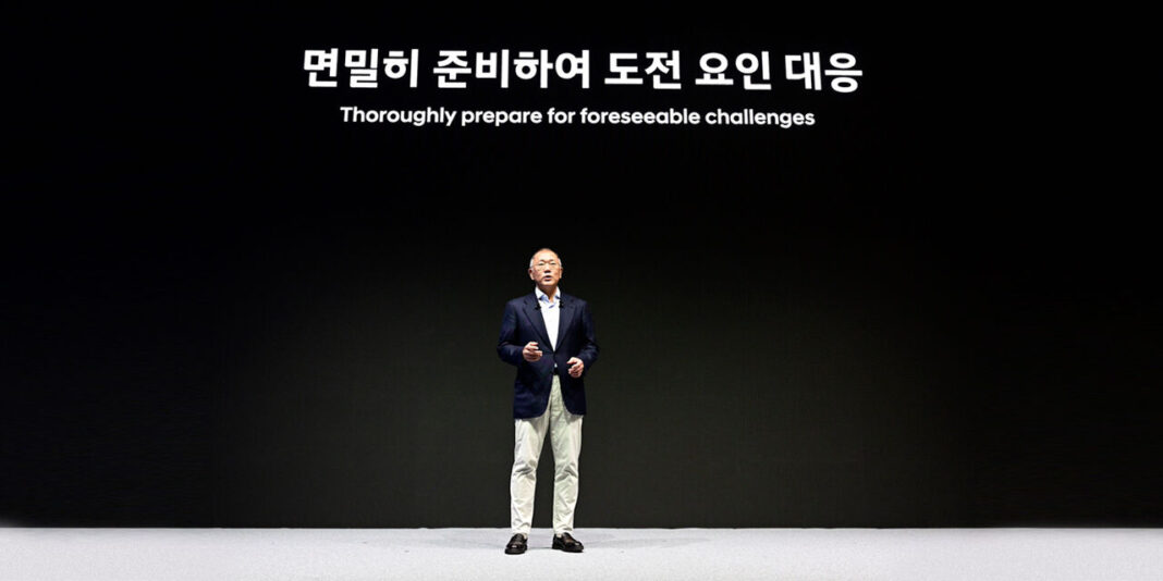 Hyundai Motor Grubu İcra Kurulu Başkanı Euisun Chung, yeniliğe bağlılık, zorlukların üstesinden gelme ve Yeni Yıl Mesajında ​​fırsatlar yaratarak 2025 vizyonunu özetliyor
