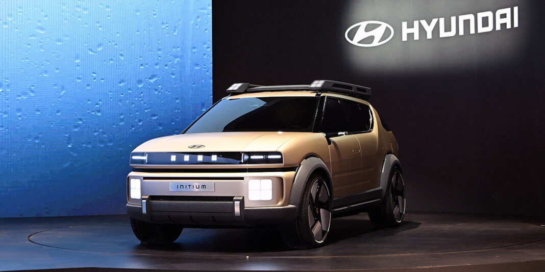 Hyundai Motor Reveals Bold and Efficient Hydrogen FCEV Concept Previewing New Design Language