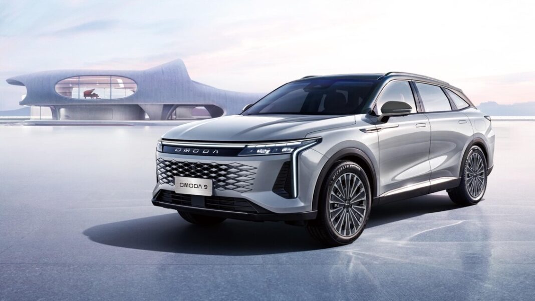 L'ammiraglia Omoda 9 Super Hybrid arriva in Italia