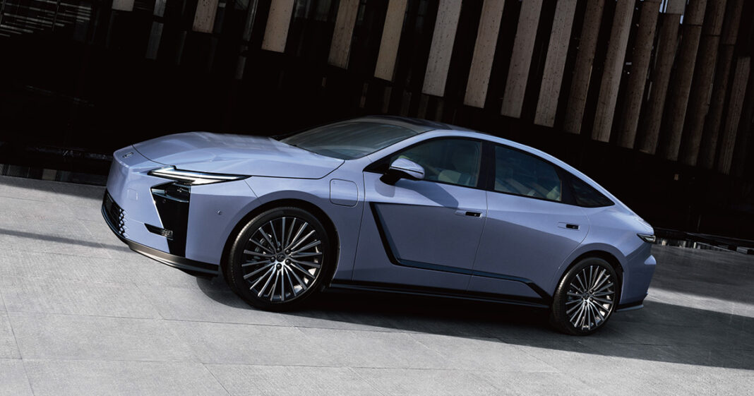 Lexus, Şangay'daki Dünya Prömiyerinde Yepyeni ES'i tanıttı
