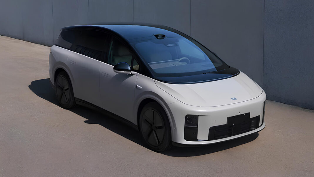 Li Auto i8 electric SUV revealed interior in China – to launch in July