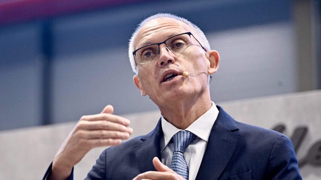 Stellantis Shareholders Approve $40M Payout for Former CEO